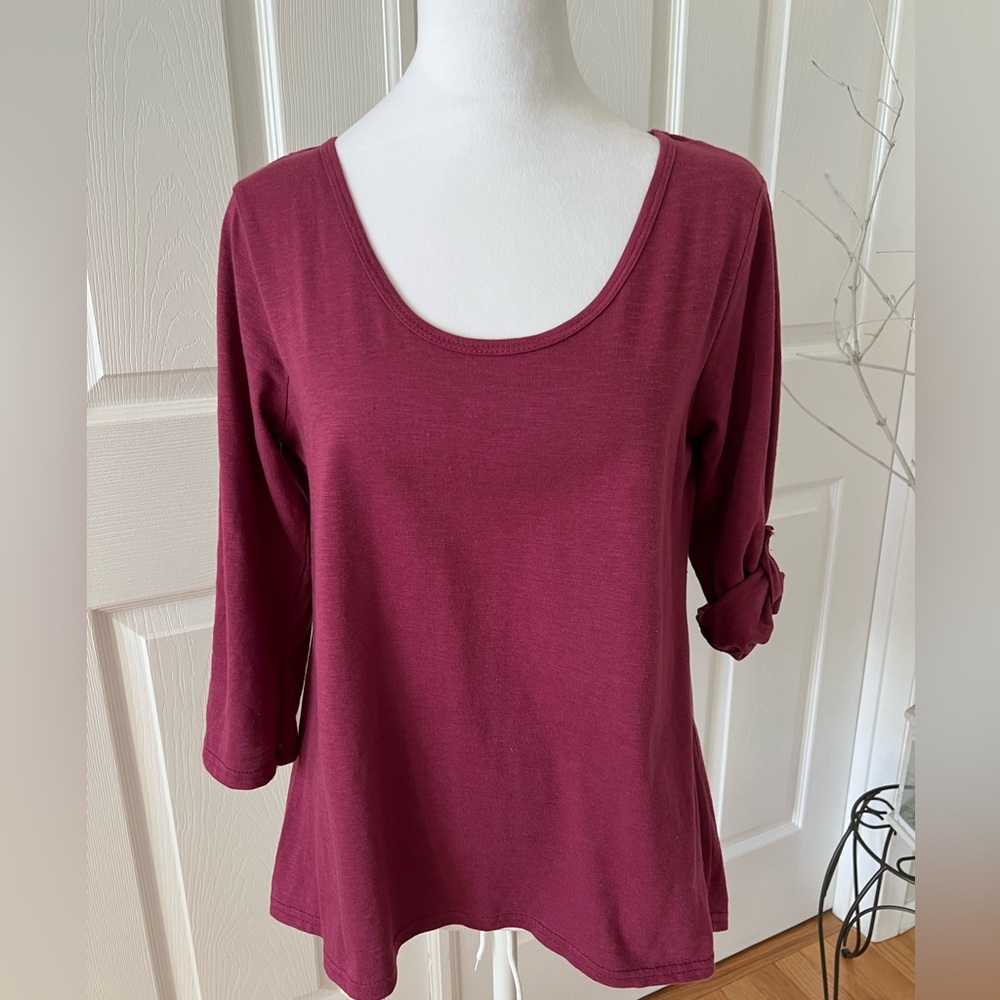 Nine 1 Eight purple cut out back high low tunic top size S NWT
